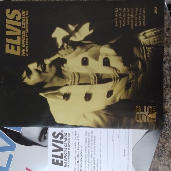 Elvis Presley Then & Now 25th Anniversary Collector's Edition Book, 2002. - Picture 9 of 12